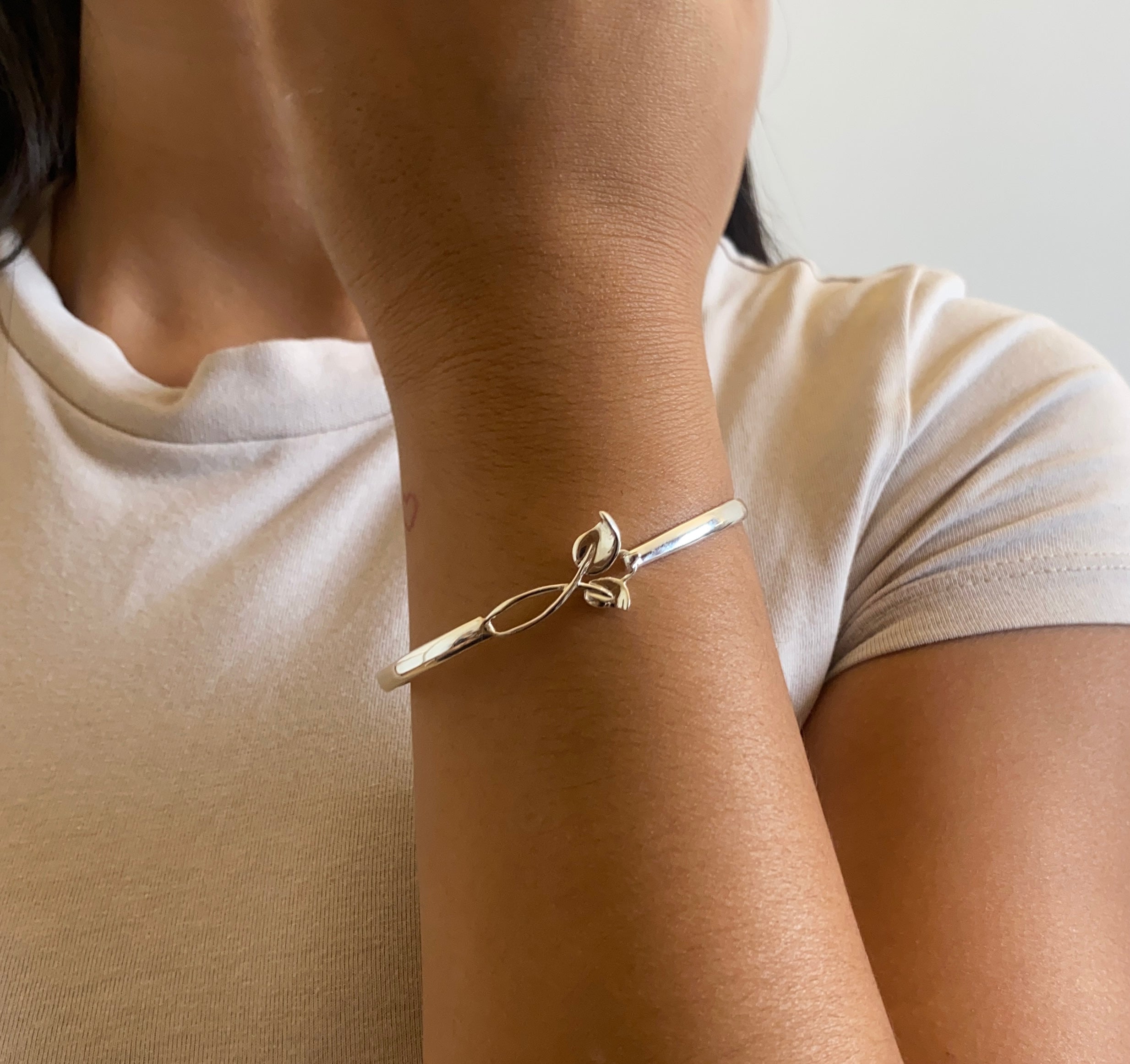 Leaf Sterling Silver Small Wrist Bracelet Bangle – Mon Bijoux