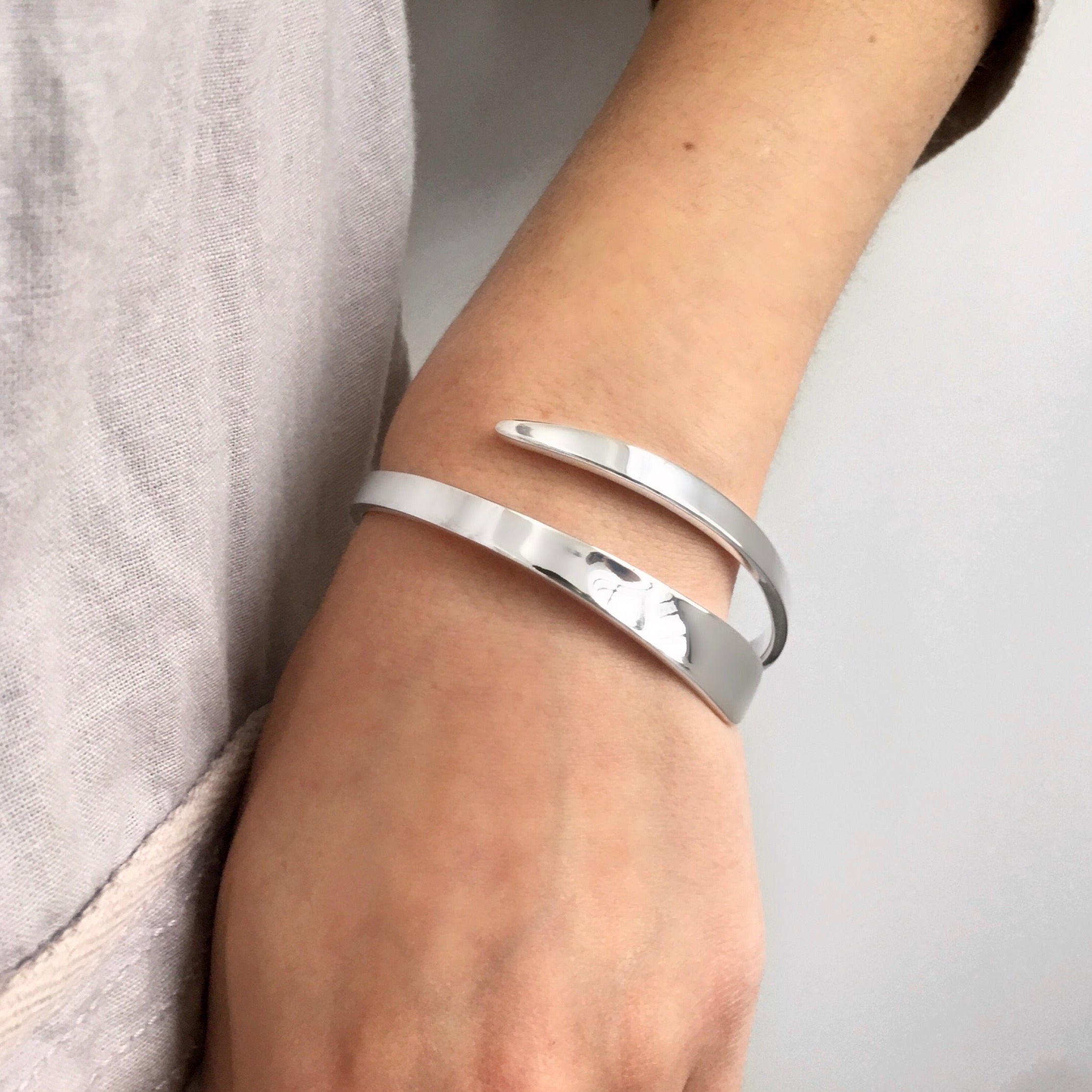 Solid silver hot sale bangle bracelet